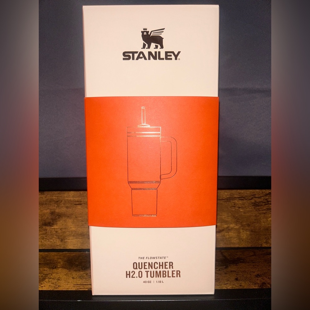 Stanley | Pumpkin Spice 40 oz FlowState Quencher H2.0 Tumbler